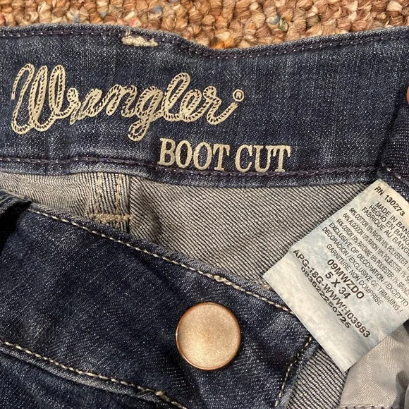 Wrangler Boot Cut jeans size 5 x 34 - Picture 3 of 3